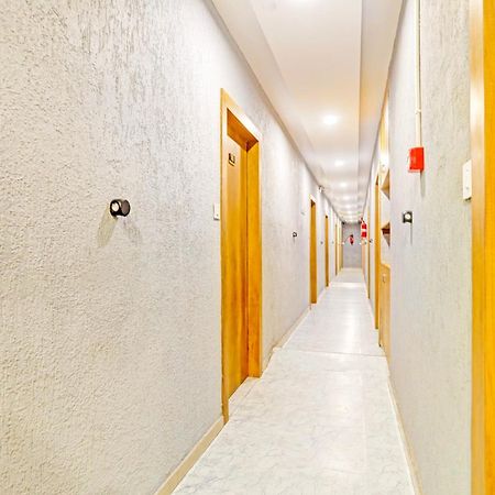 Super Collection O Adajan Formerly Hotel Western Inn スーラト エクステリア 写真