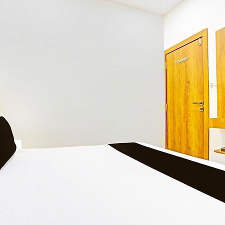 Super Collection O Adajan Formerly Hotel Western Inn スーラト エクステリア 写真